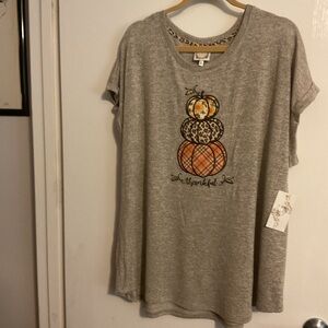 Fall 3x tee. Pumpkin designs.